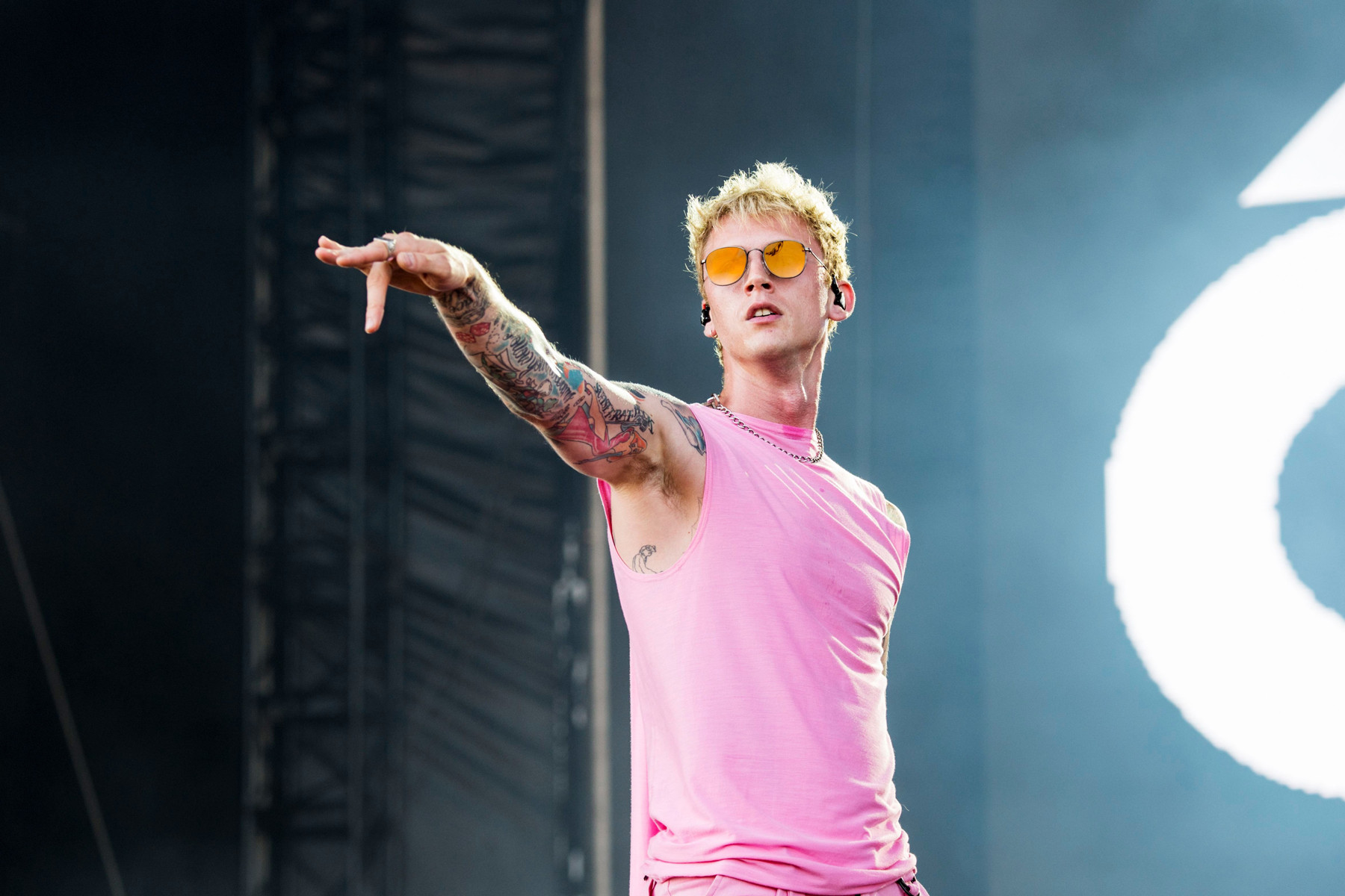 machine gun kelly world tour